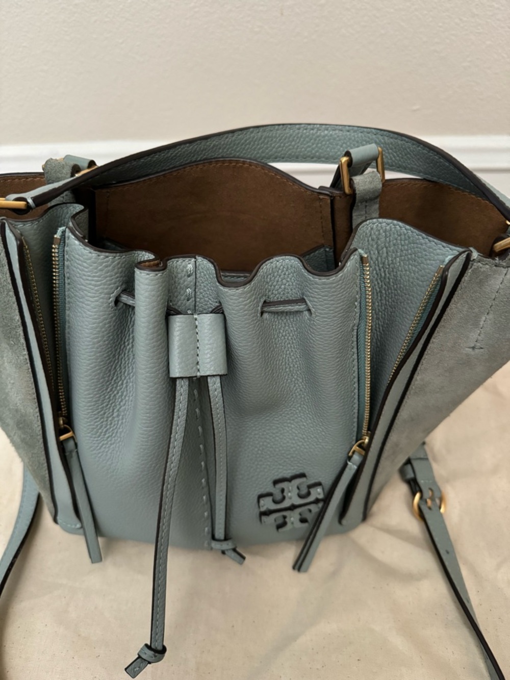 Tory Burch McGraw Dragonfly Drawstring Bucket Bag - Picture 2 of 9